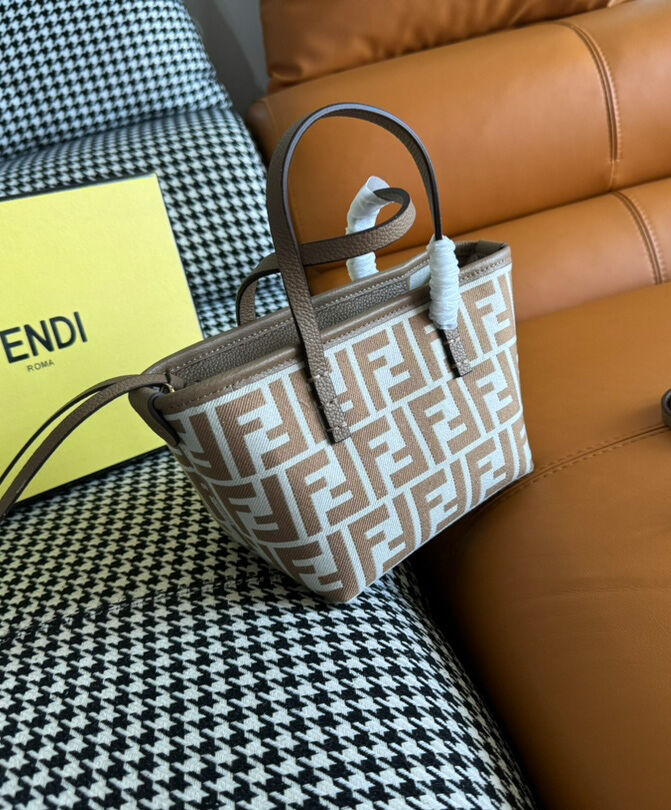 Fendi Mini Roll 8BS096